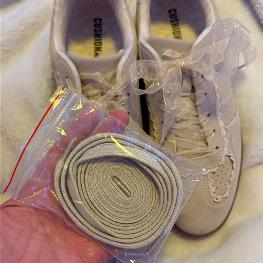 Cushion Walk Women's Elegant Cream Sneakers - Picture 8 of 8